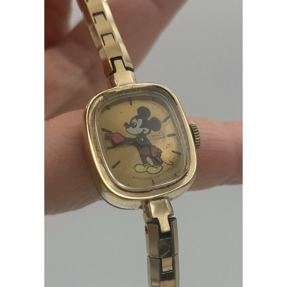 Bradley 17 Jewel Wind Up Mickey Mouse Hands Watch Keeps Good Time!